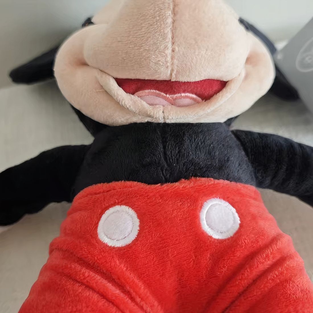 Peluche Disney Mickey iconique