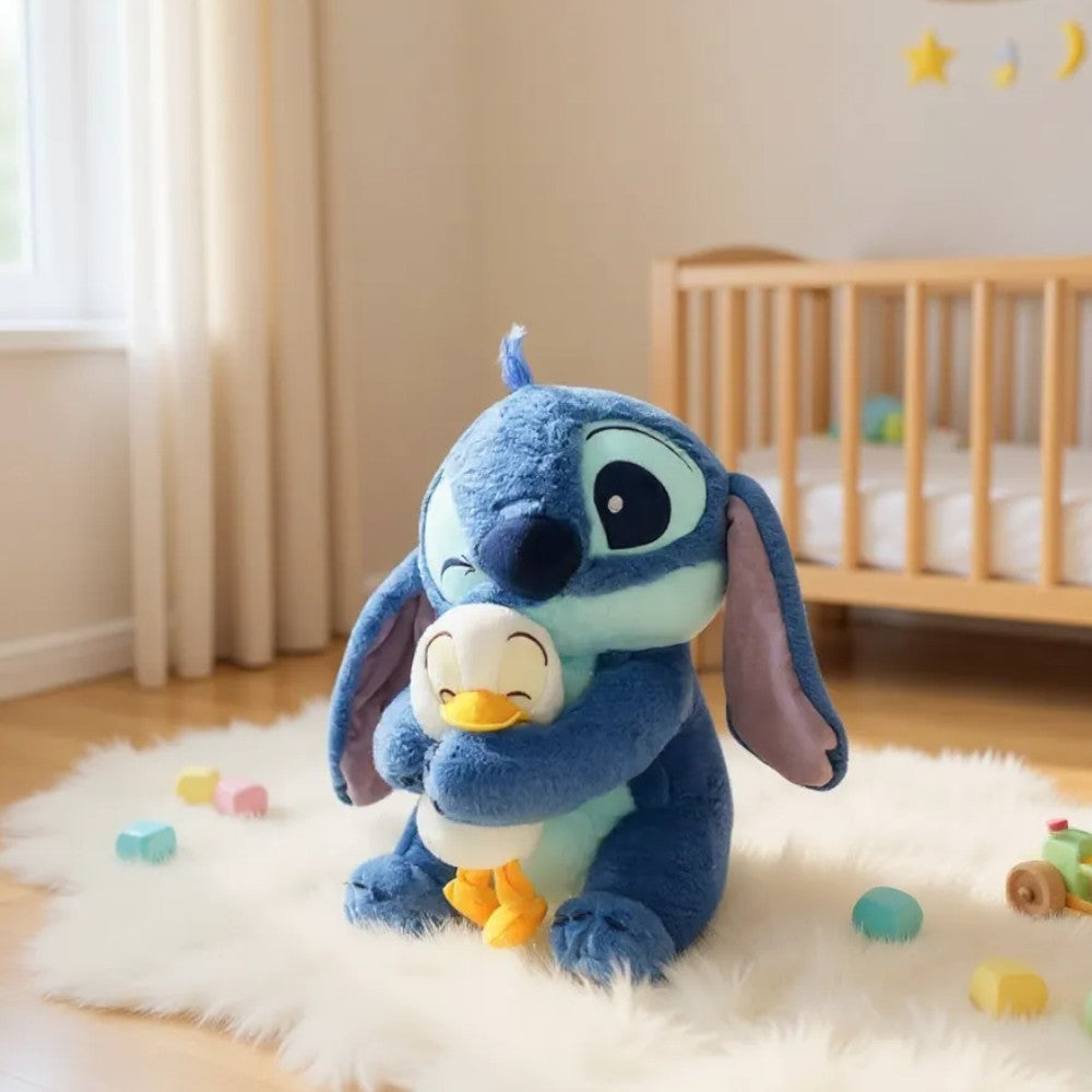 Peluche Stitch avec son doudou canard