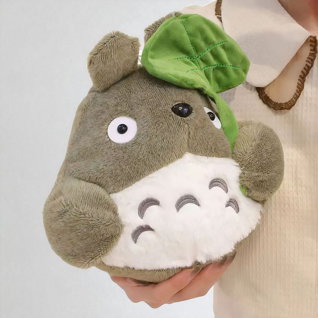 Peluche Ghibli Totoro ronde et moelleuse