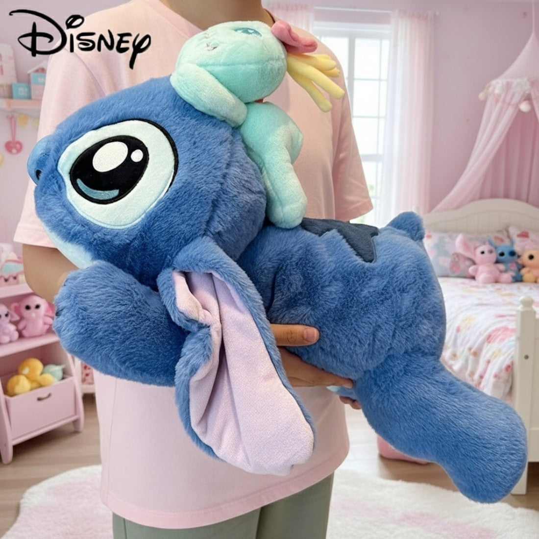 Peluche Stitch allongé avec doudou de Lilo