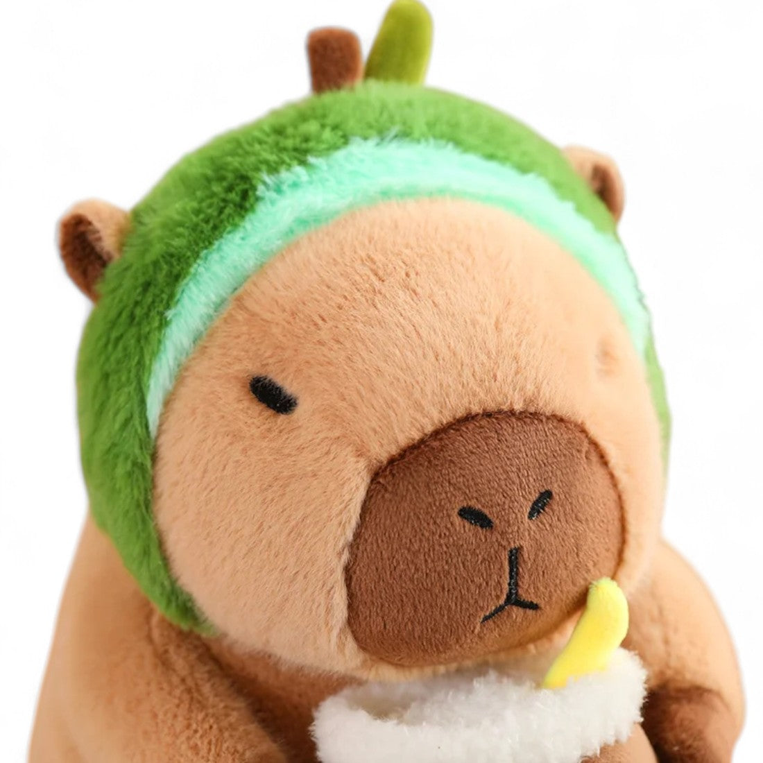 Peluche capybara avec boisson et bonnet rigolo