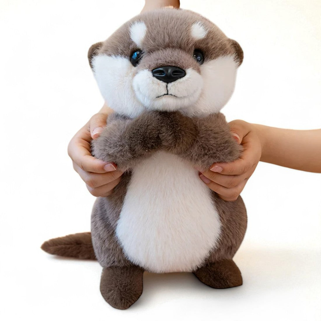 Loutre en peluche attendrissante