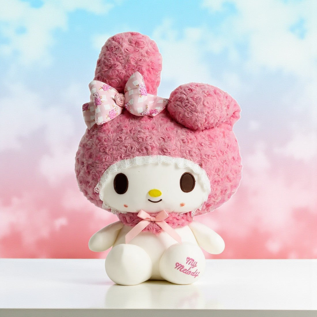 peluche Hello kitty et My Mélody avec tenue rose