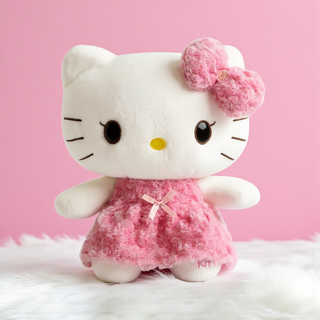 peluche Hello kitty et My Mélody avec tenue rose