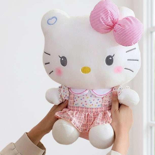 Peluche Hello Kitty tendre et stylée en rose pastel