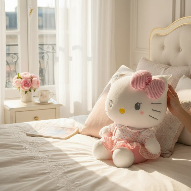 Peluche Hello Kitty tendre et stylée en rose pastel