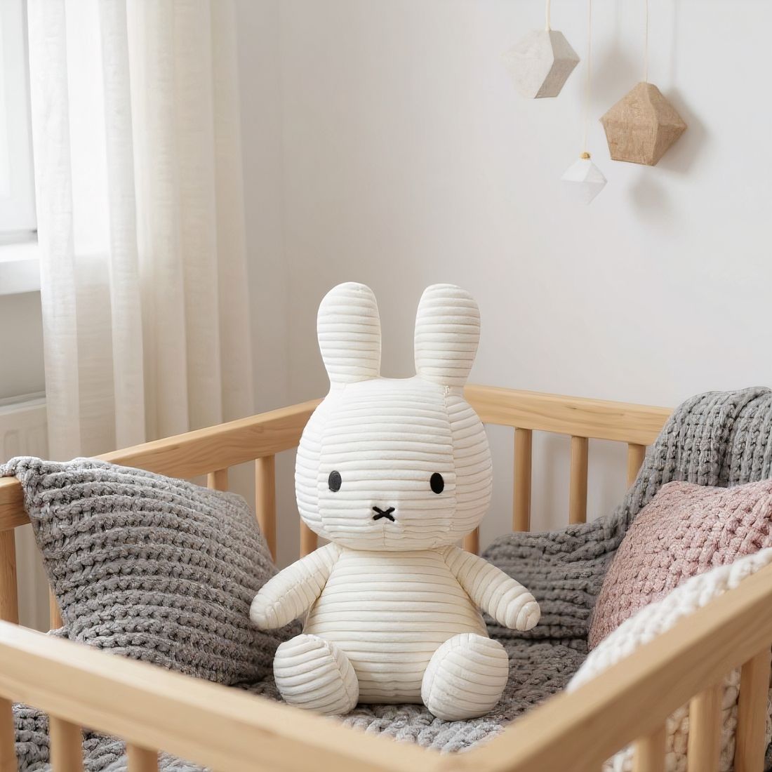 Lapin en peluche côtelée moelleuse