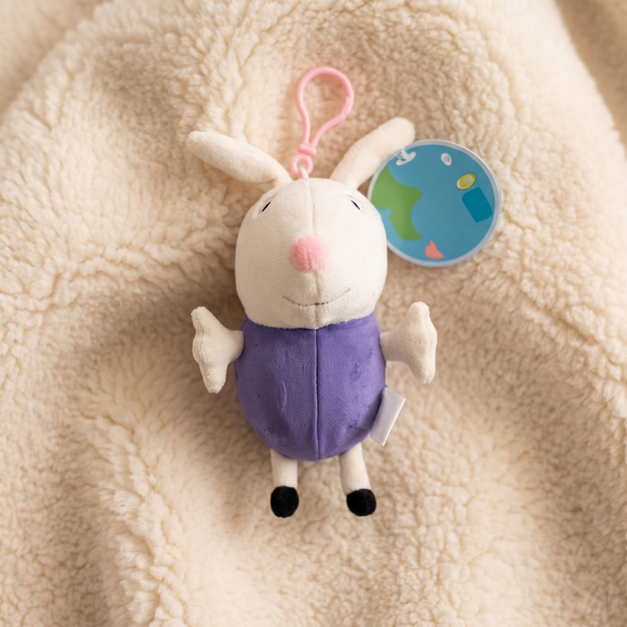 Peluche Richard Rabbit - Personnage Peppa Pig 19cm - Détail matière