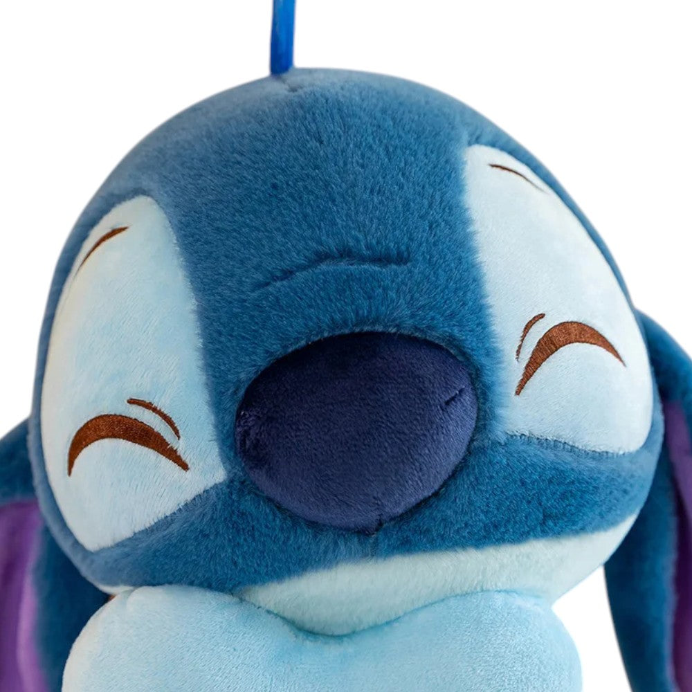 Peluche Stitch et Angèle amoureux