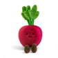 Peluche kawaii représentant une betterave pétillante, ronde et bordeau, avec de grandes feuilles vertes et des pieds marron souriants, sur fond blanc