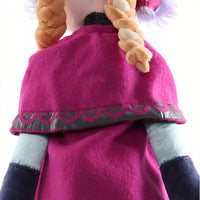 Peluche reine des neiges Anna 40 cm - détail de la cape vue de dos