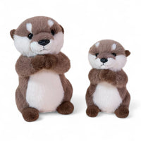 Loutre en peluche attendrissante