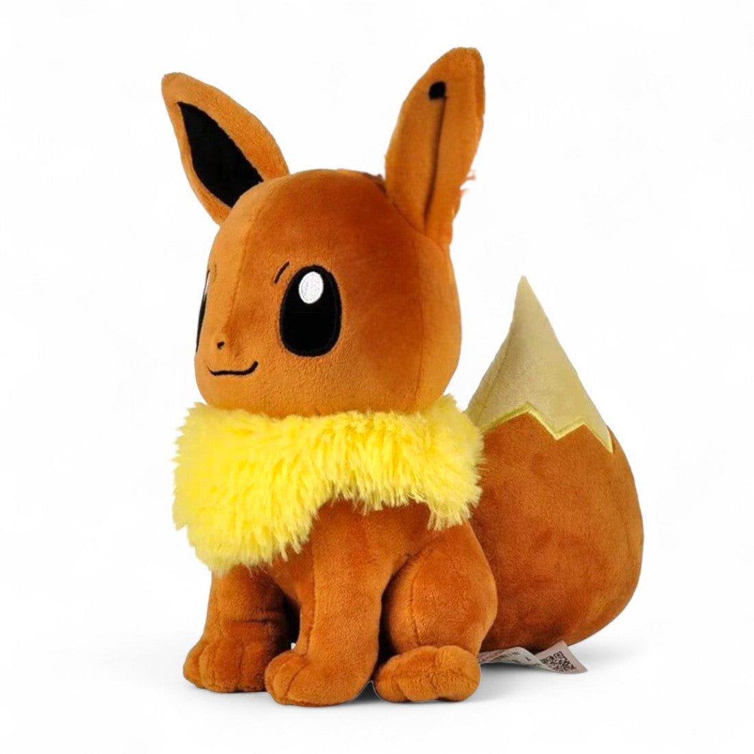 Peluche Pokémon - Évoli adorable - vue de trois-quarts avec la queue