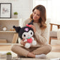 Peluche kawaii Kuromi avec sa fraise