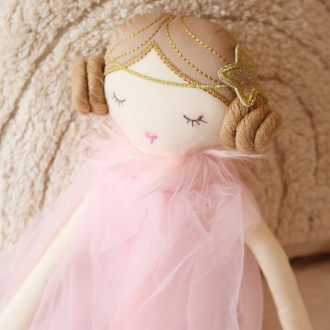 Peluche poupée ballerine avec chignons