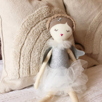 Poupée ange robe tulle argent et ailes argentées