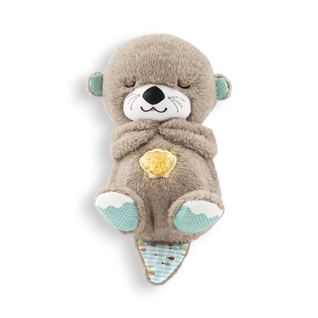 Peluche loutre marron foncé très douce, avec visage mignon et queue avec un motif de poisson, un coquillage lumineux sur le ventre, sur fond blanc