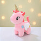 Licorne en peluche mignonne avec étoiles et ailes magiques