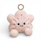 peluche rose en forme d’étoile kawaii de 12 cm avec de grands yeux noirs brillants, un sourire joyeux, cinq pointes duveteuses, deux petites pattes rondes en bas et un anneau doré pour porte-clés, posée sur fond blanc.