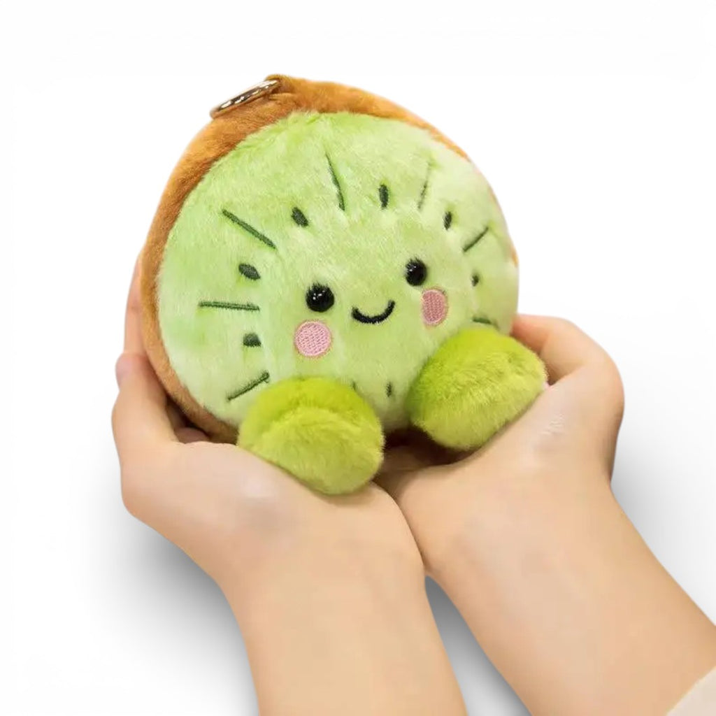 Porte-clé peluche kiwi kawaii - tenu au creux des deux mains