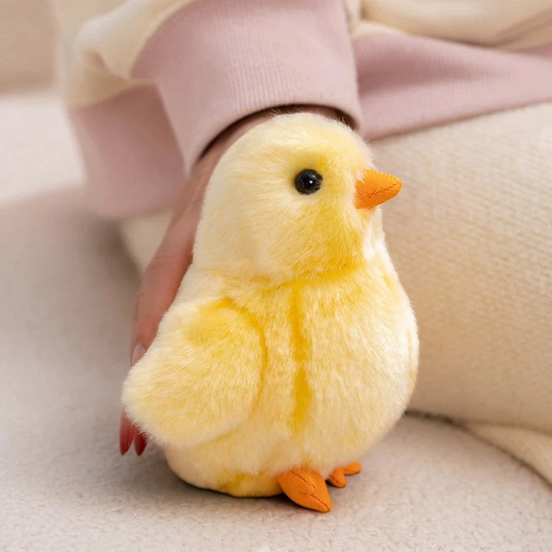 Peluche poussin jaune tout doux réaliste