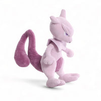 Peluche Pokémon – Mewtwo iconique - vue de profil, jambe en avant