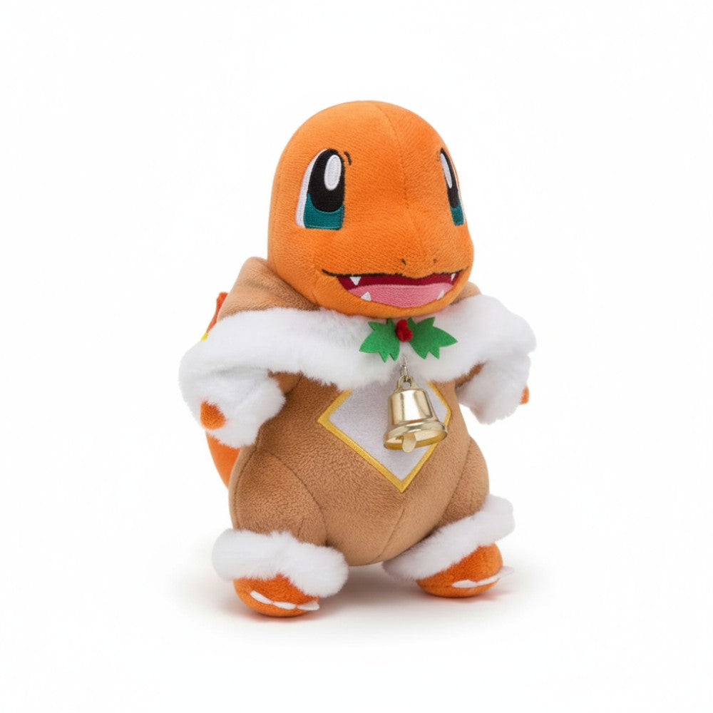 Peluche Pokémon – Salamèche en costume de renne de Noël - vue de trois-quarts, capuche baissée