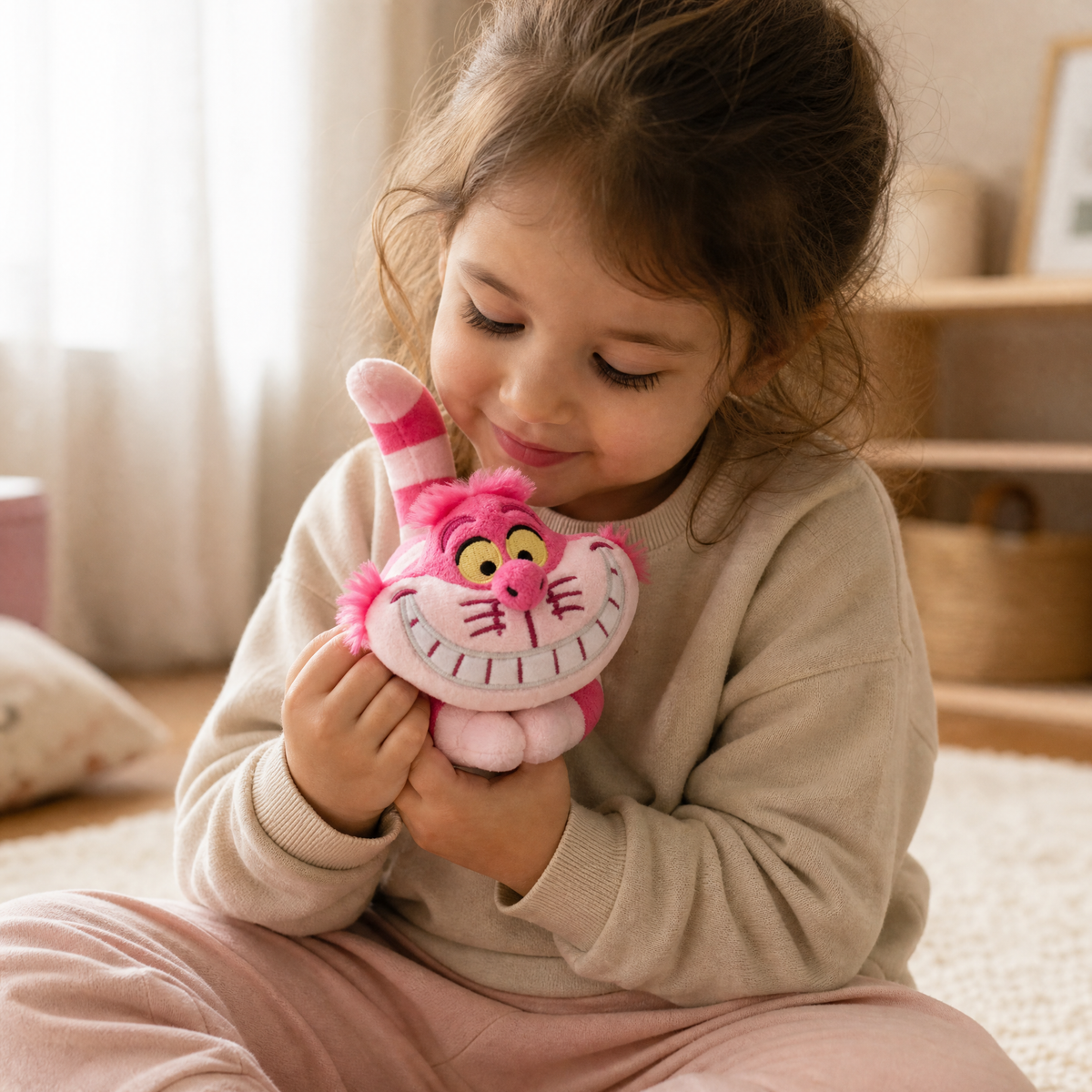 Peluche Aimantée Épaule Chat du Cheshire Disney - Utilisation cosy intérieur