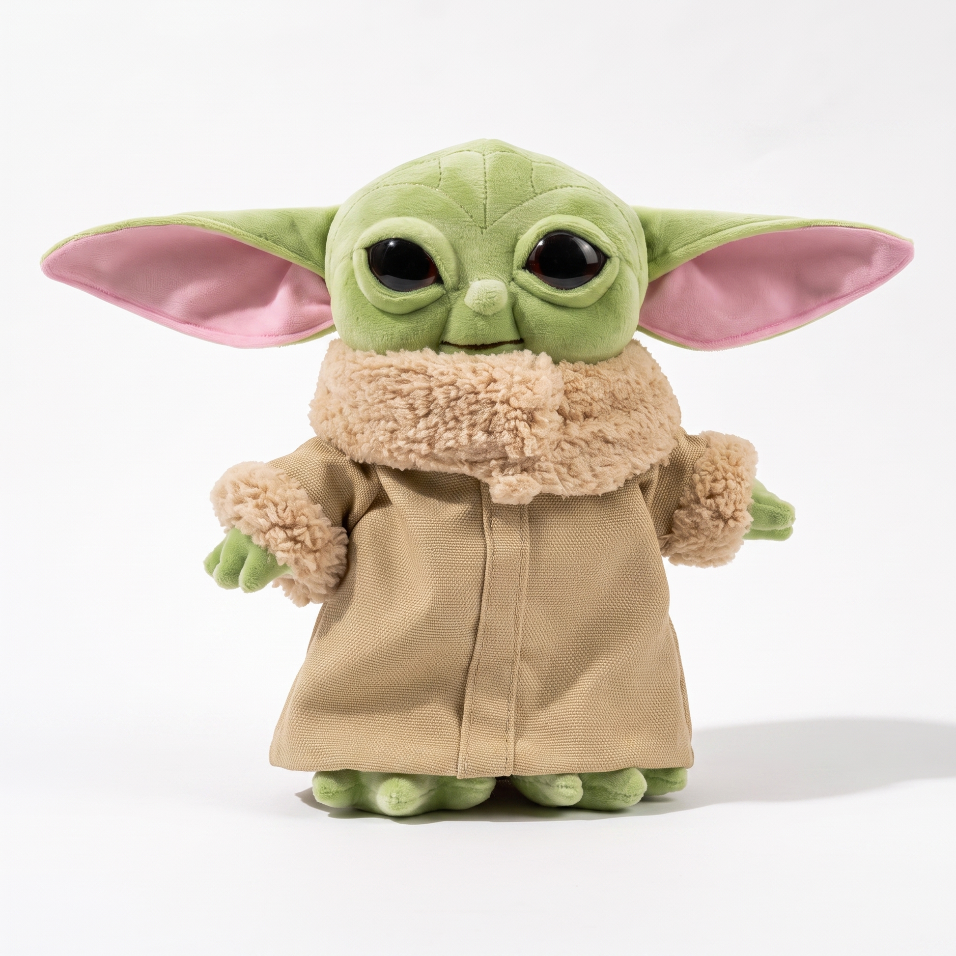Peluche Baby Yoda 20cm avec Robe Beige - Fond blanc frontal