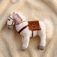 Peluche Cheval Blanc Maximus avec Harnais - Détail matière