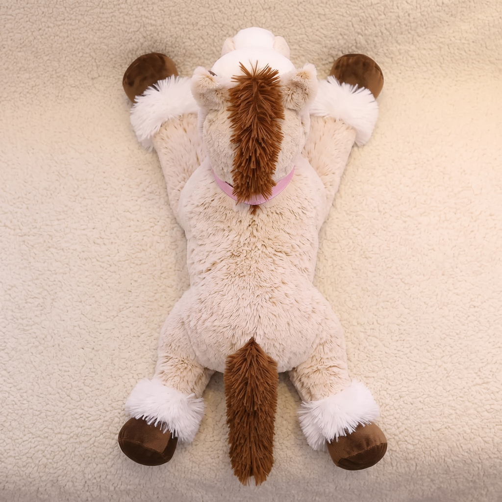Peluche Cheval Géante Beige Couchée 90 cm - Détail matière