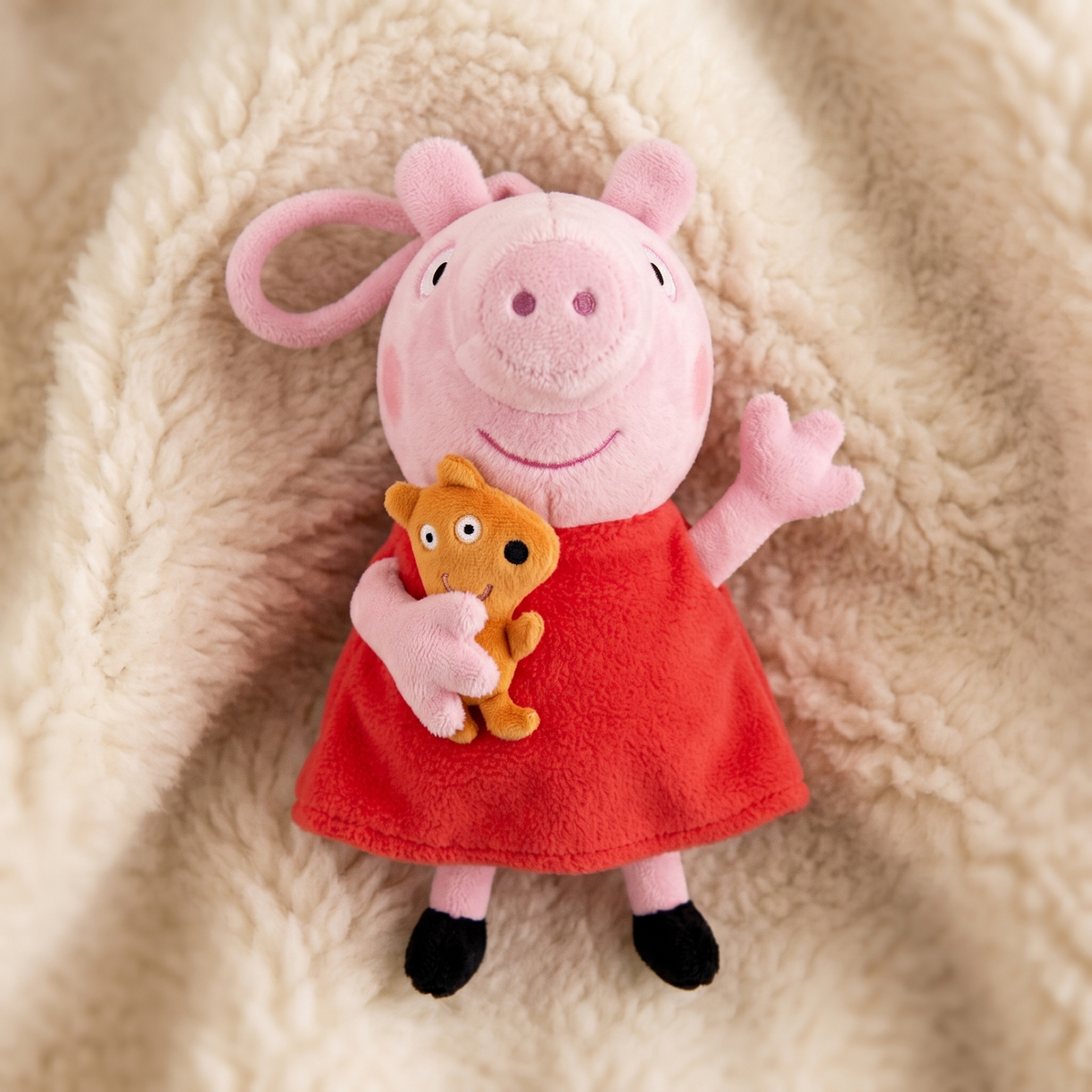 Peluche Cochon Rose Assise avec Ourson - Détail matière