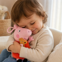 Peluche Cochon Rose Assise avec Ourson - Utilisation cosy intérieur