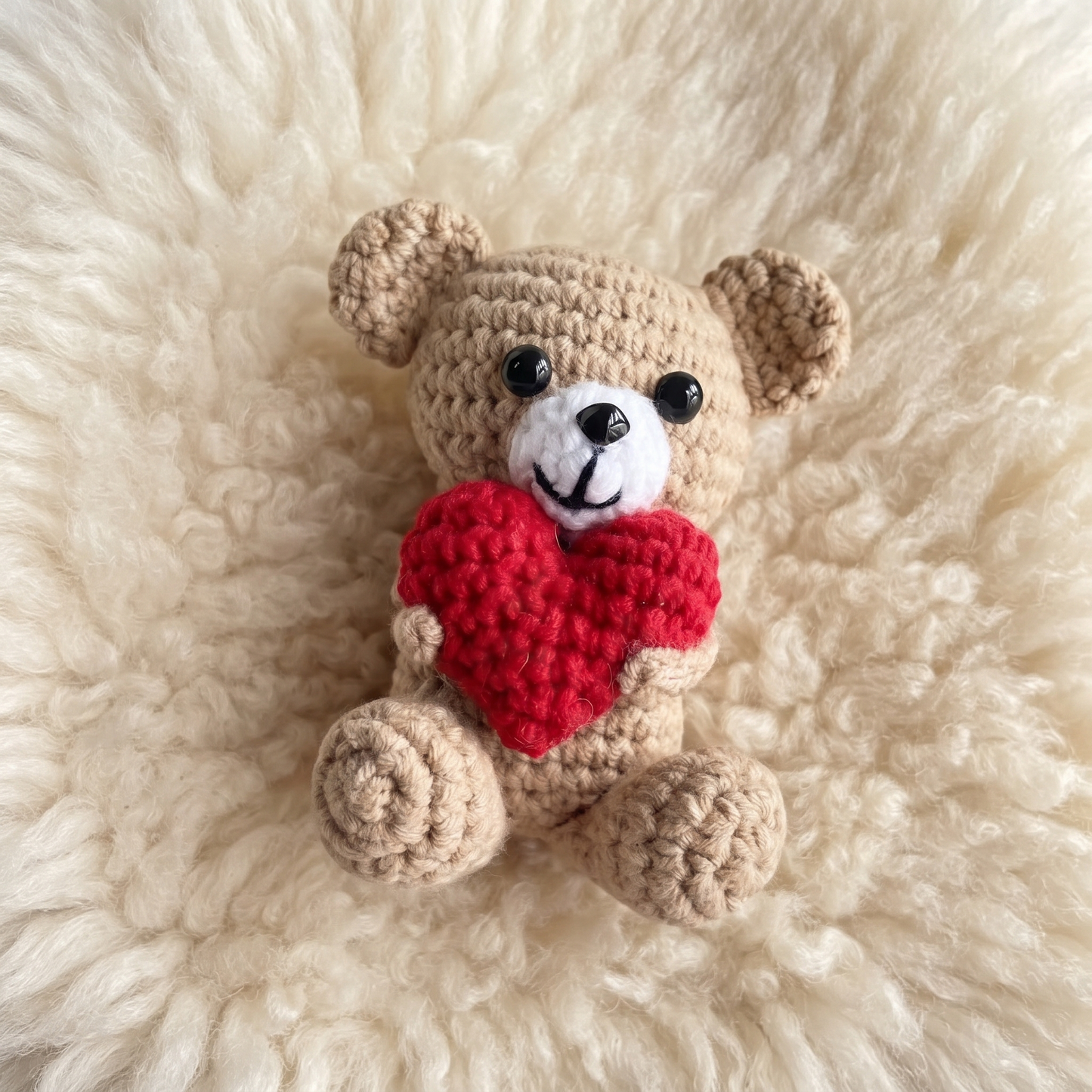 Peluche Crochet Ours avec Cœur - Detail matière
