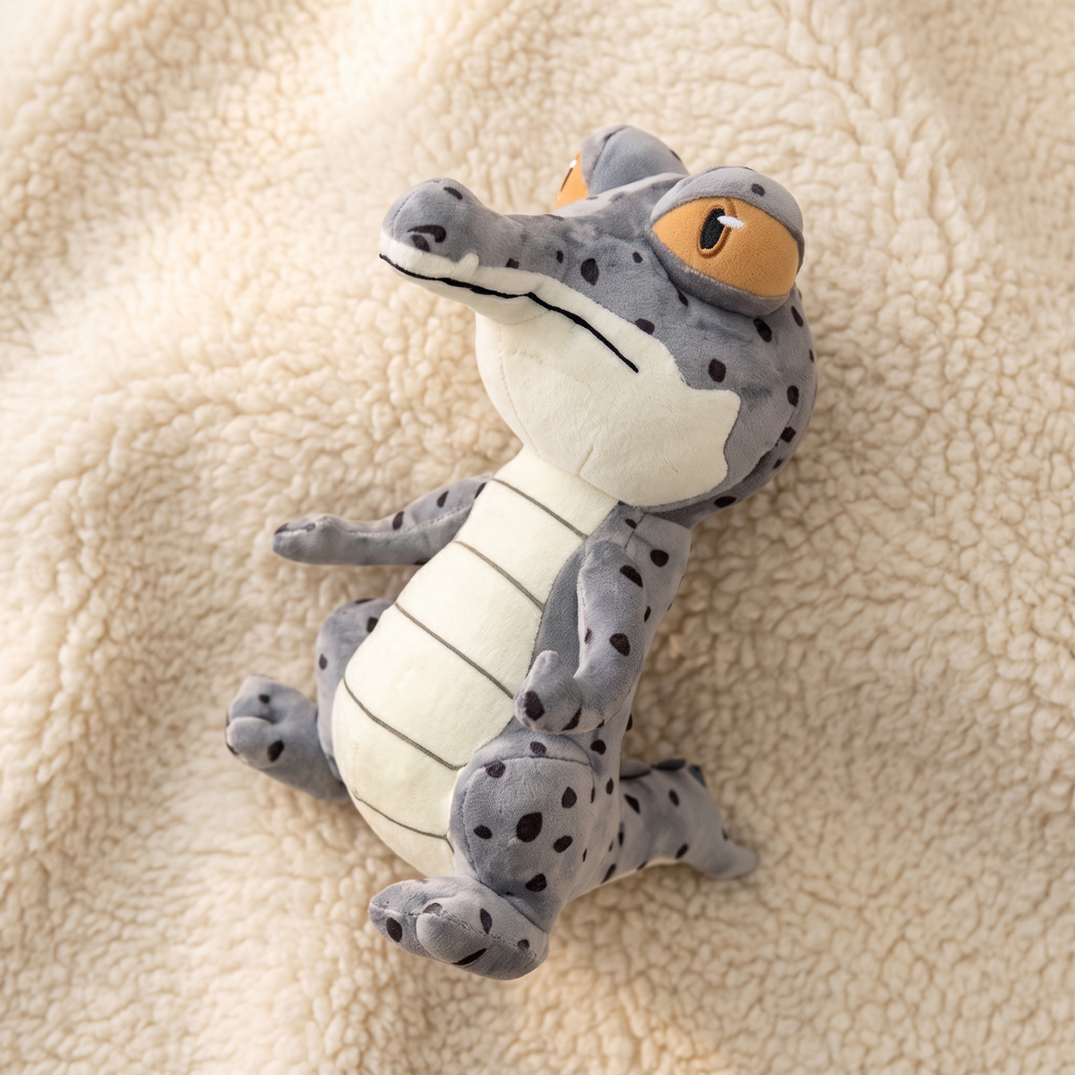 Peluche Crocodile à Gros Yeux Expressifs - Détail matière