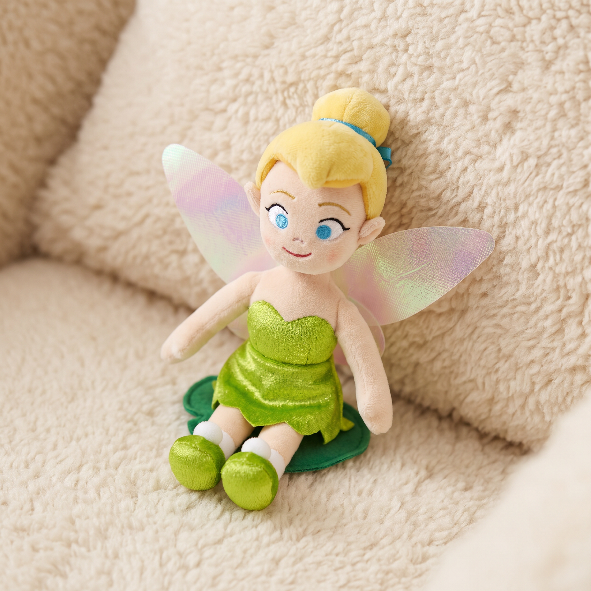 Peluche Fée Clochette Aimantée Épaule Disney - Détail matière