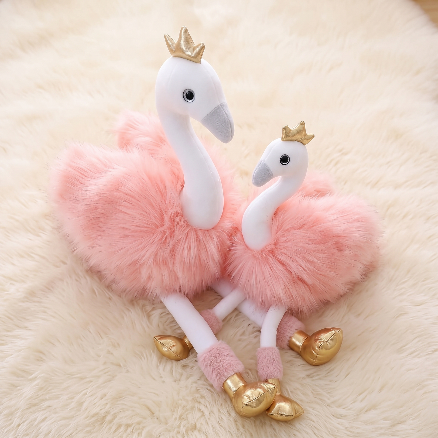 Peluche Flamant Rose Couronne Dorée - Détail matière