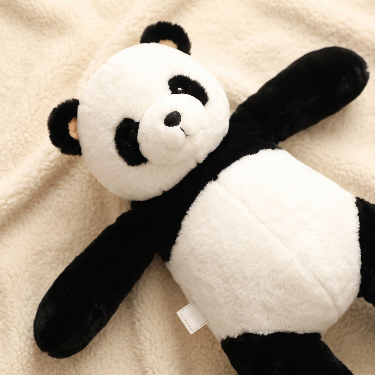Peluche Géante Panda Noir et Blanc - Détail matière