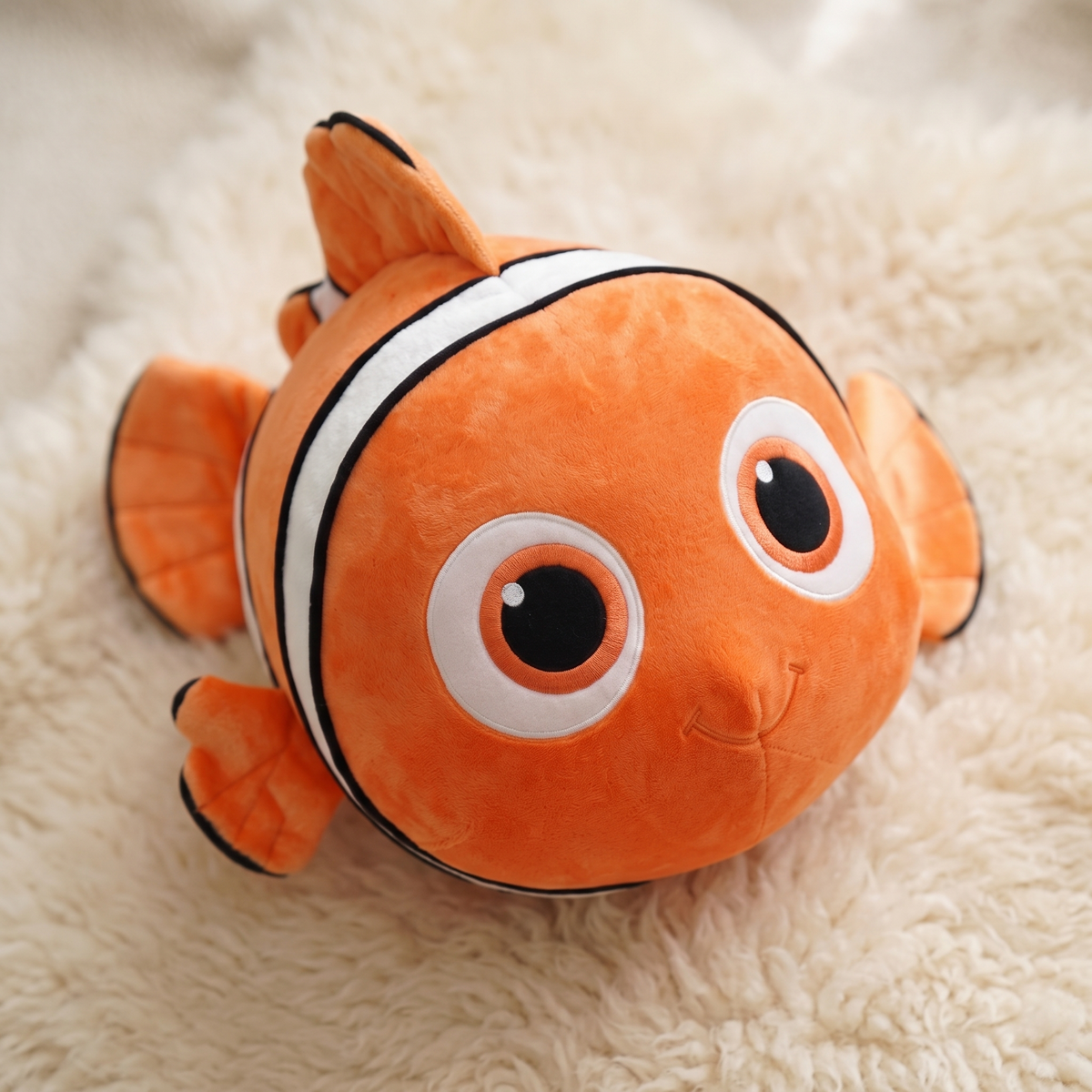 Peluche Géante Poisson-Clown Nemo 50 cm - Détail matière