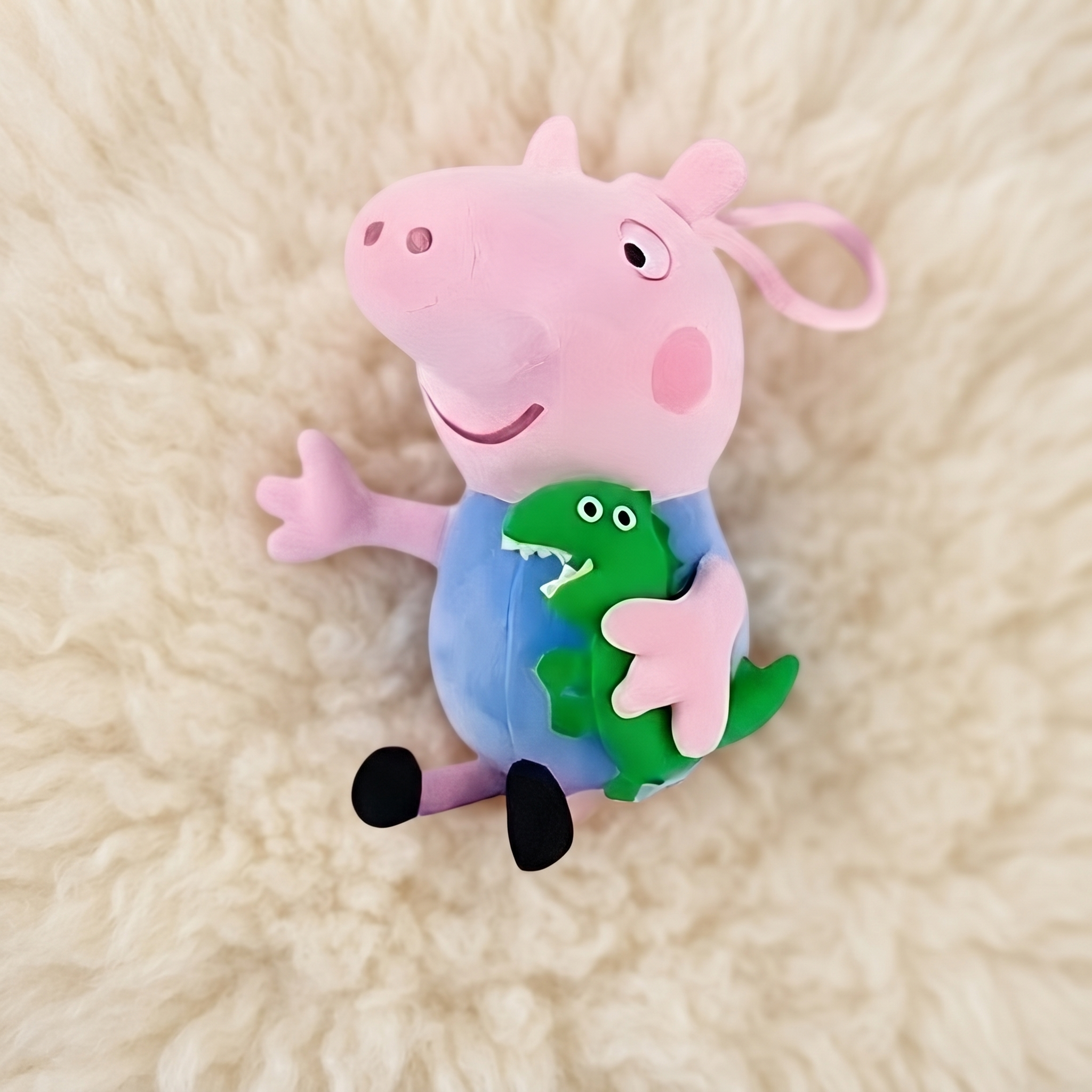 Peluche George Peppa Pig avec Dinosaure 19 cm - Détail matière