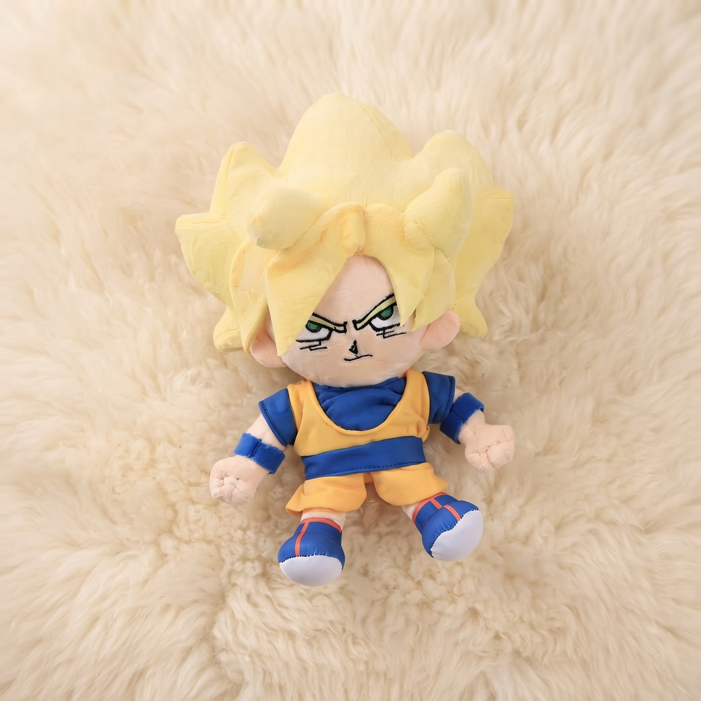 Peluche Goku Super Saiyan - 25 cm - Détail matière