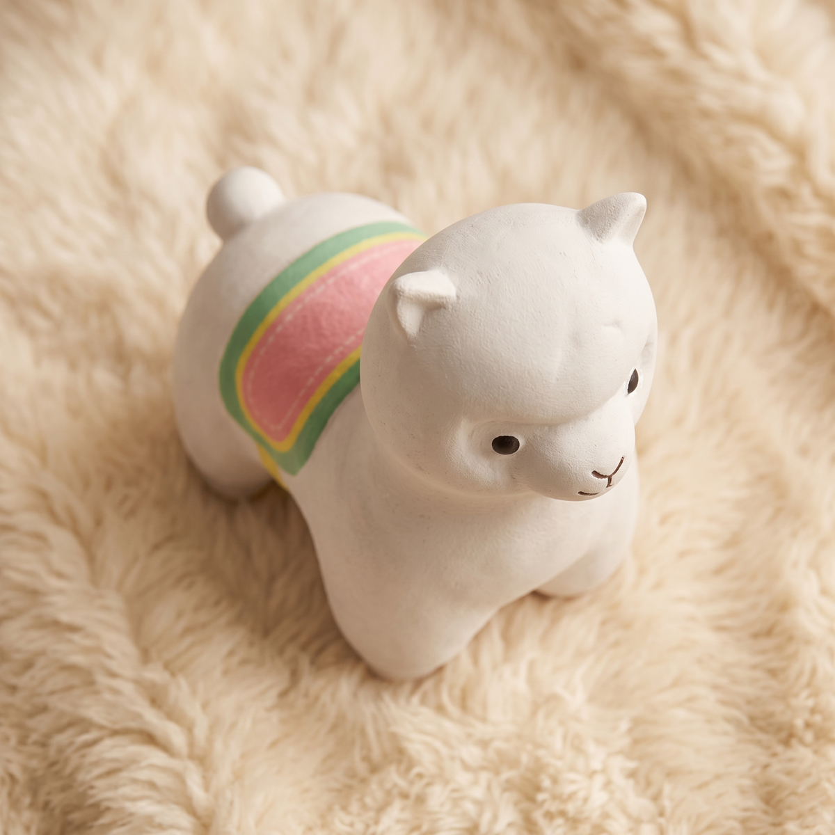 Peluche Lama Blanc Arc-en-Ciel Douce - Détail matière