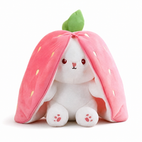 Peluche Lapin Fraise Transformable 2 en 1 - Fond blanc frontal