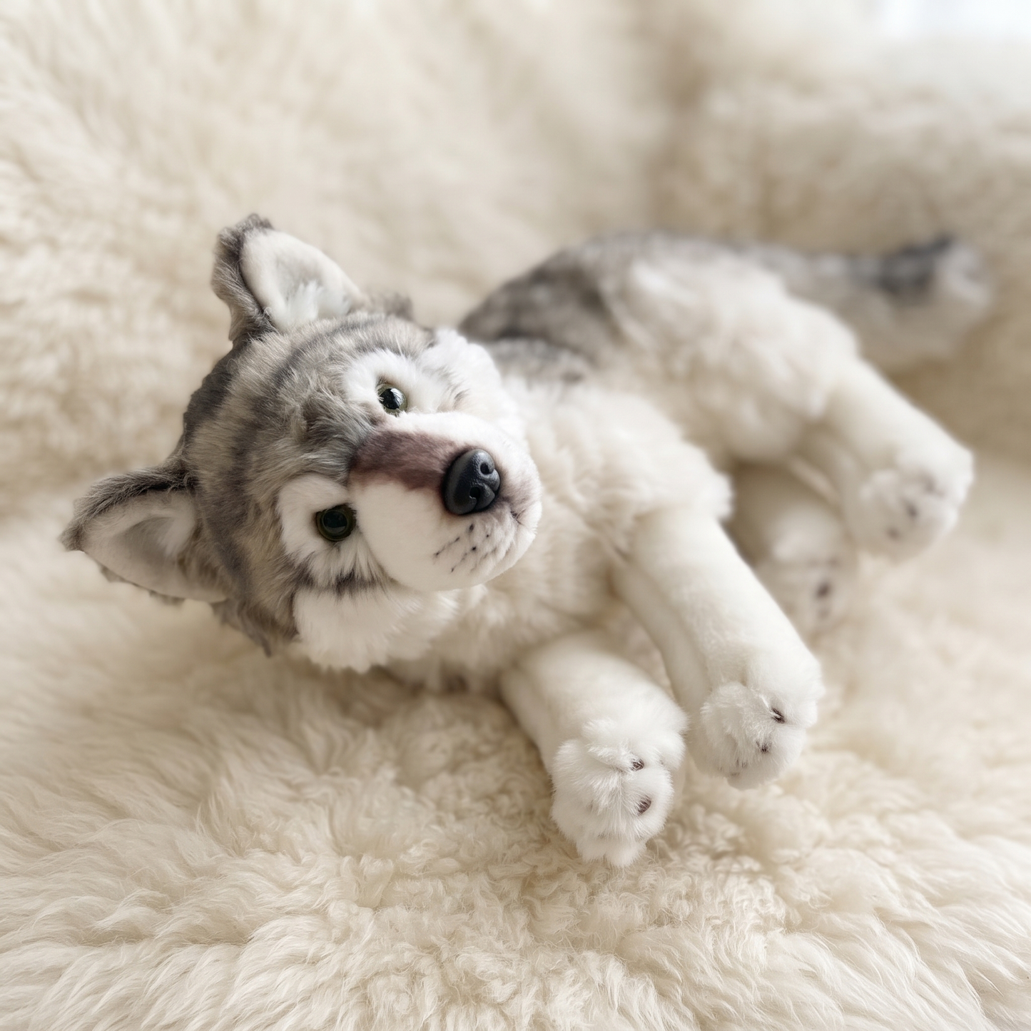 Peluche Loup Assis Réaliste 27cm - Détail matière