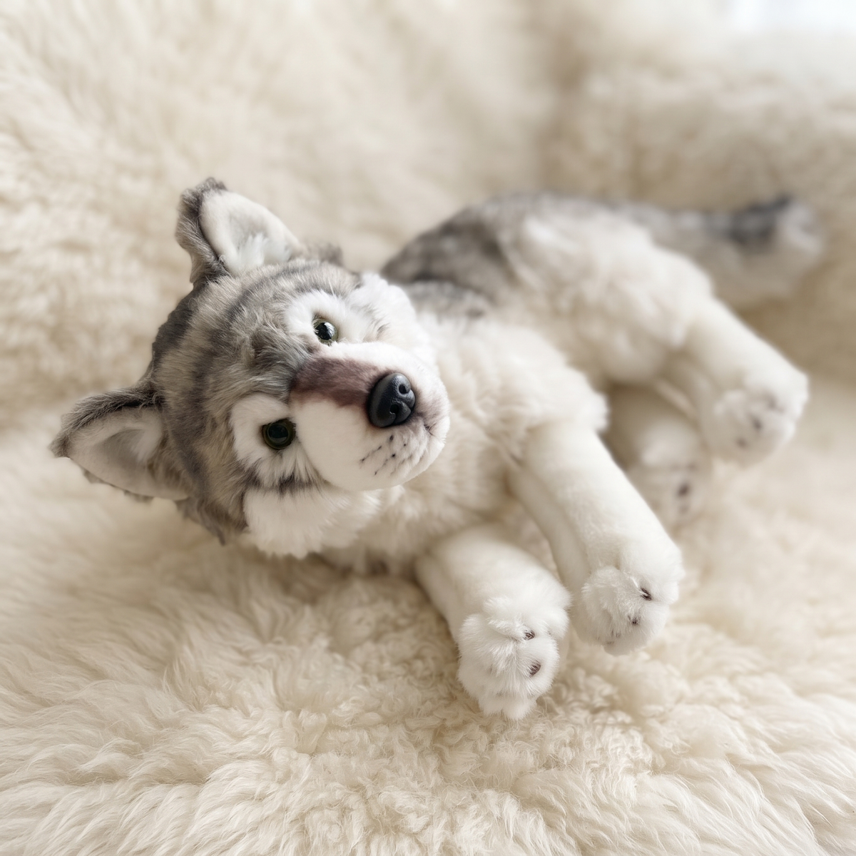 Peluche Loup Assis Réaliste 27cm - Détail matière