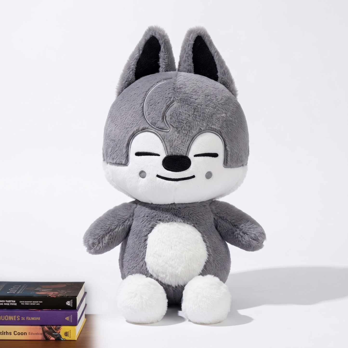 Peluche Loup Wolf Chan SKZOO 50cm - fond blanc Frontal