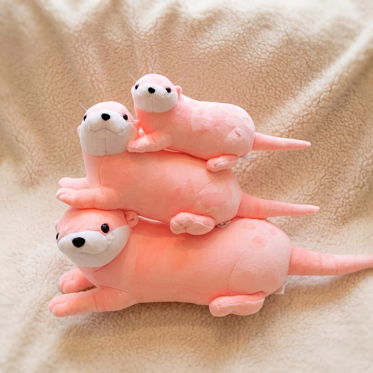 Peluche Loutre Rose Douce - Detail matière