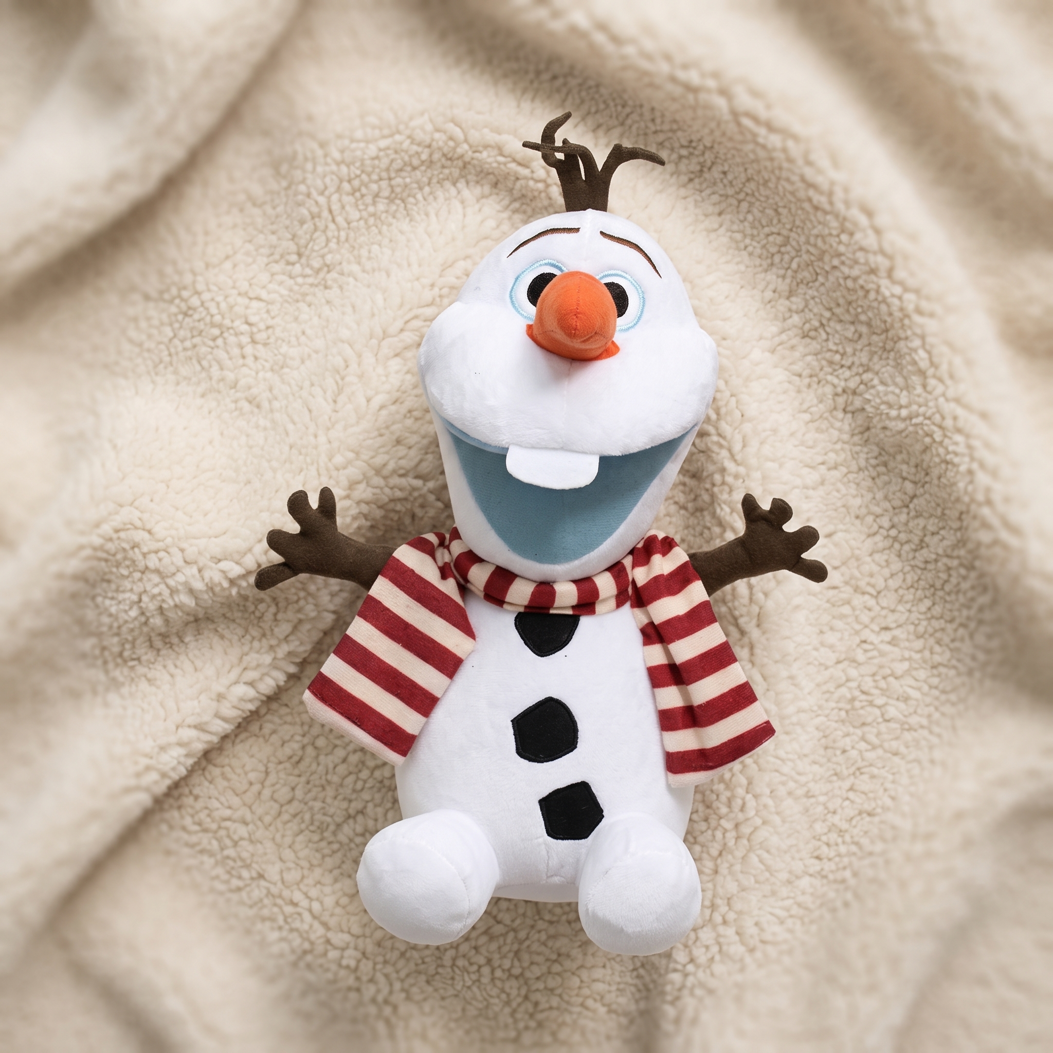 Peluche Olaf Bonhomme de Neige 28 cm - Détail matière