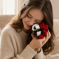 Peluche Panda Saint-Valentin Coffret Cœur & Roses - Utilisation cosy intérieur