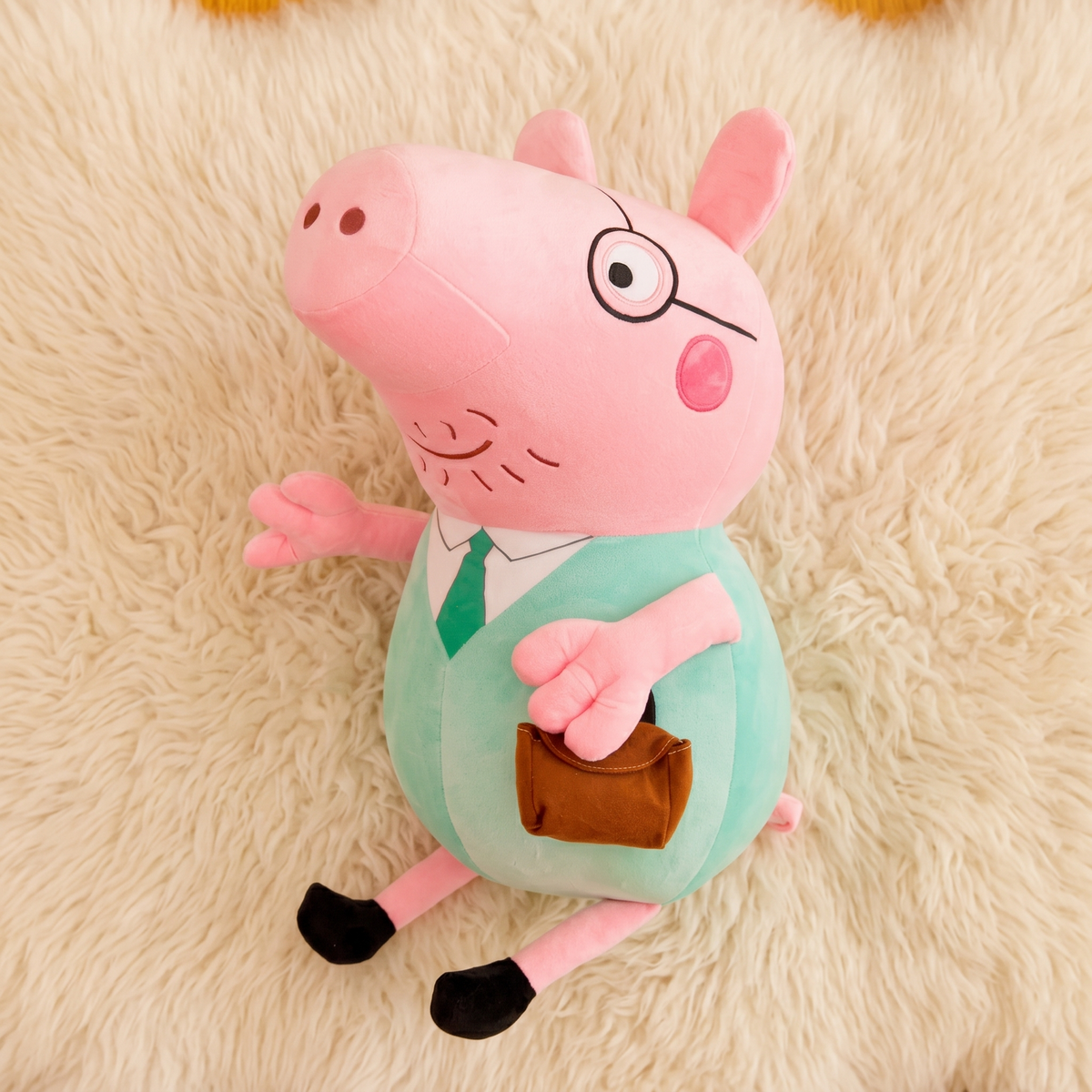 Peluche Papa Pig Peppa Pig 25 cm - Détail matière